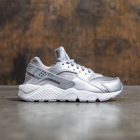 nike schuhe air huarache run metallic silber wolf grau damen|Nike Huarache Shoes.